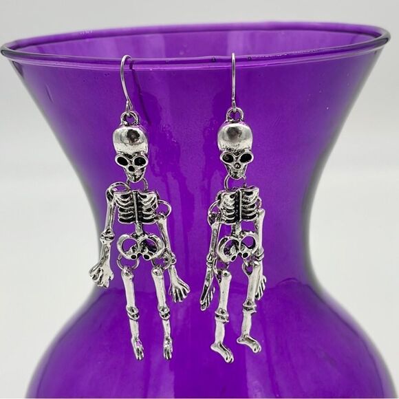 𝅺SILVER JOINTED Moveable Skeleton Drop Fish Hook Earrings - Picture 1 of 2